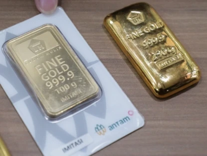 Harga Emas Antam Turun Rp 6.000, Dampak dan Strategi Investor
