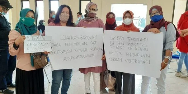 Hukum Kumpul Kebo di Indonesia: Ancaman Penjara & Denda