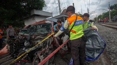Kecelakaan Kereta Sribilah Utama Tabrak Minibus di Tebing Tinggi, 8 Meninggal
