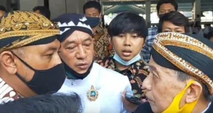 Konflik Keraton Solo: Analisis Penyerahan SK Fadli Zon