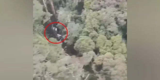 Puing Pesawat ATR 42-500 Ditemukan di Gunung Bulusaraung, Tim SAR Bergerak Cepat