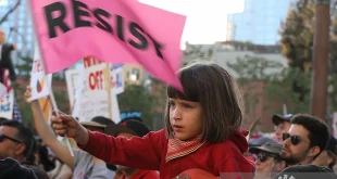 Ribuan Warga Denmark Tolak Rencana Beli Greenland Trump