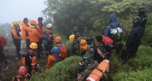 Tim SAR Temukan 6 Korban Kecelakaan Pesawat ATR Gunung Bulusaraung