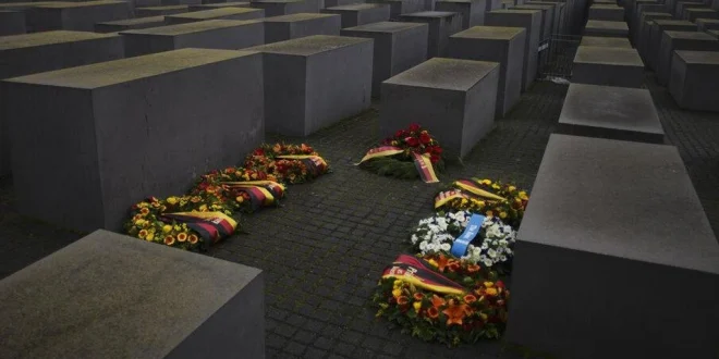 Upacara Peringatan Holocaust di Berlin: Makna dan Sejarah
